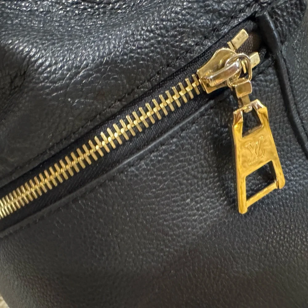 **SOLD**

Louis Vuitton Monogram Empreinte 2WAY Shoulder Bag - Picture 3 of 12